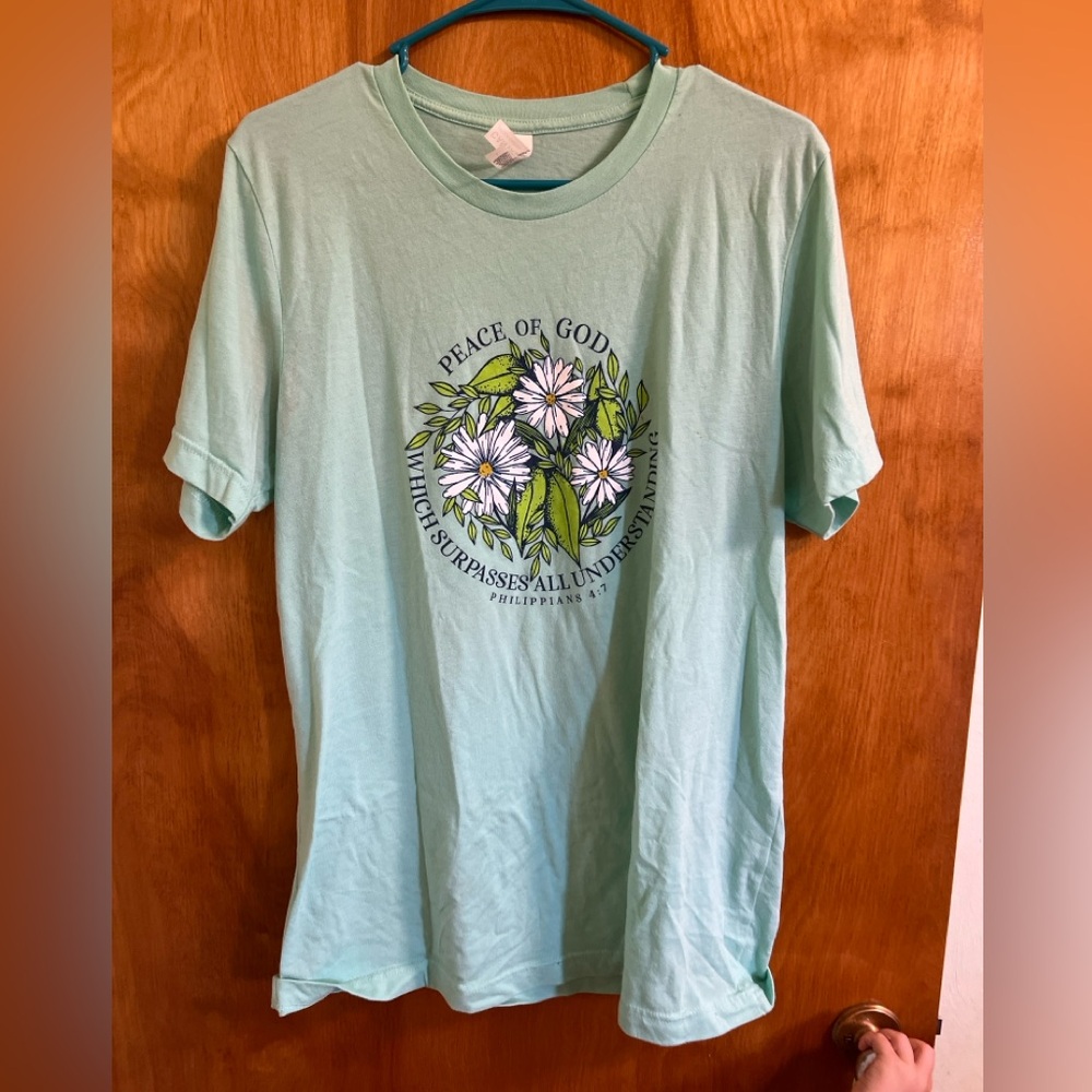 Women's Short Sleeve Tee - Peace of God Graphic